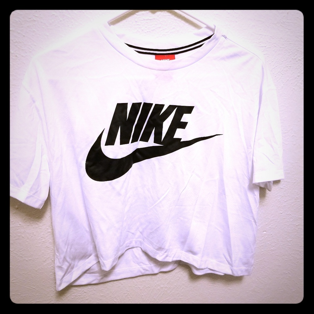 Nike Crop Top